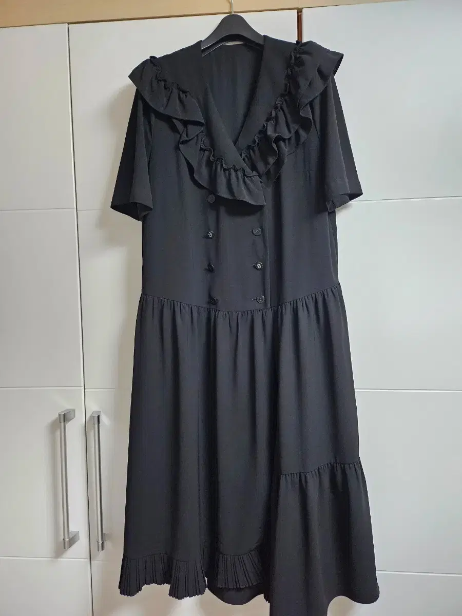 55) White Shirring Long Onepiece on Bunjang Global Site.